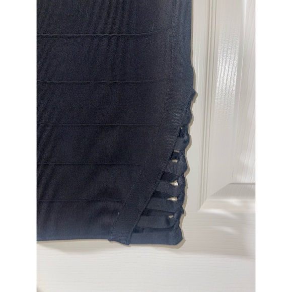 Guess Keyhole Bandage Dress - Picture 3 of 5